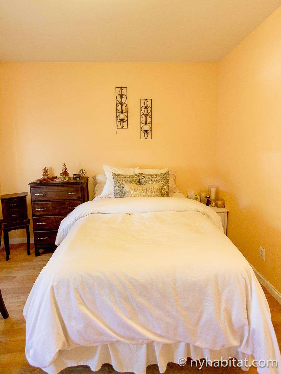 Bedroom - Photo 2 of 6