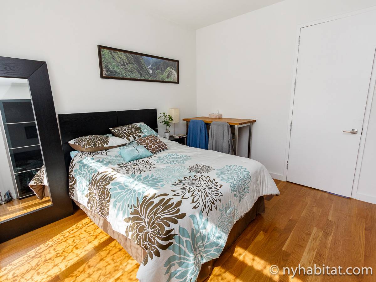 Bedroom - Photo 2 of 6