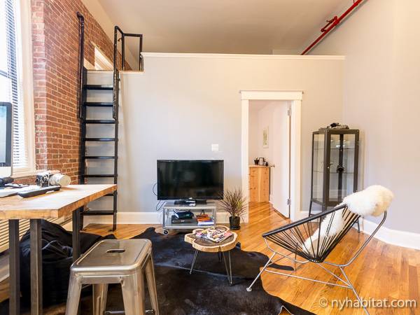 Living room - Photo 3 of 5 Living room - Photo 3 of 5