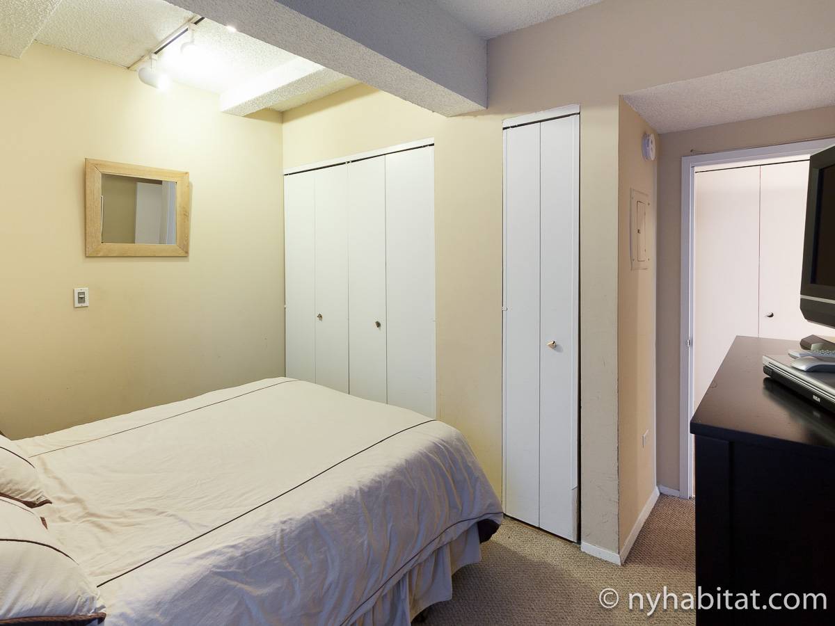 Bedroom - Photo 3 of 4