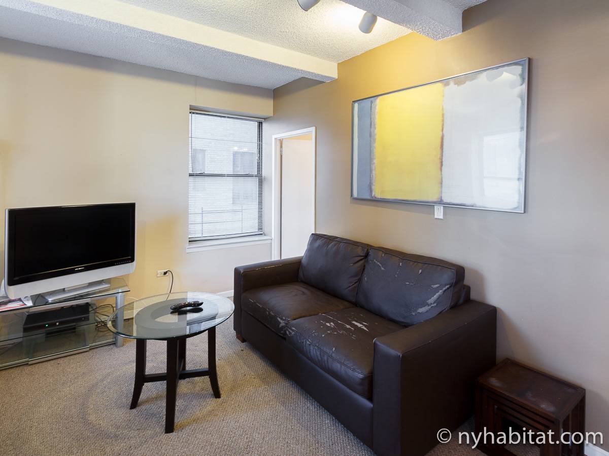 Living room - Photo 2 of 4