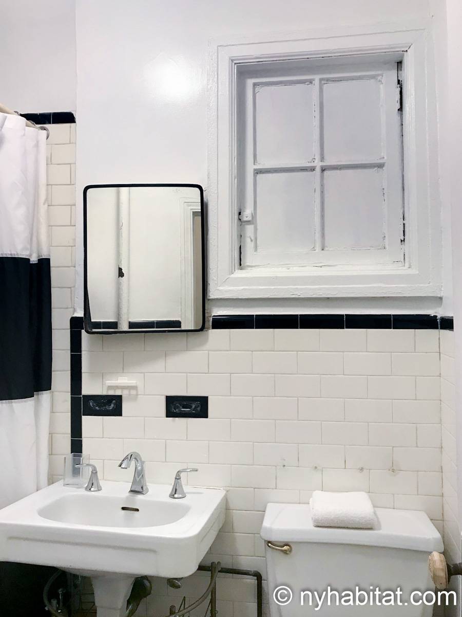 Bathroom - Photo 3 of 4