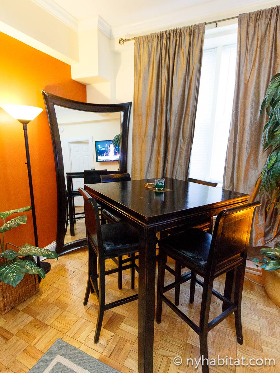 Living room - Photo 2 of 4 Living room - Photo 2 of 4