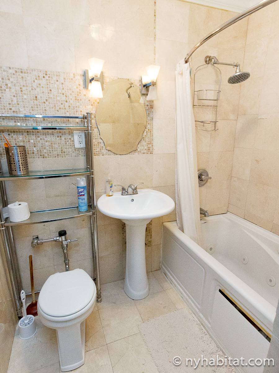 Bathroom - Photo 2 of 2 Bathroom - Photo 2 of 2