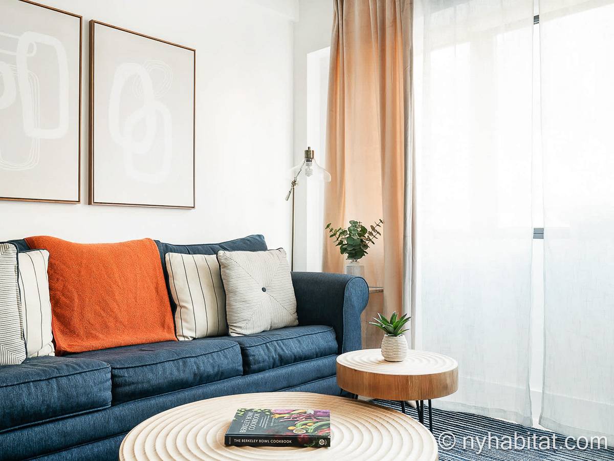 Living room - Photo 2 of 7 Living room - Photo 2 of 7