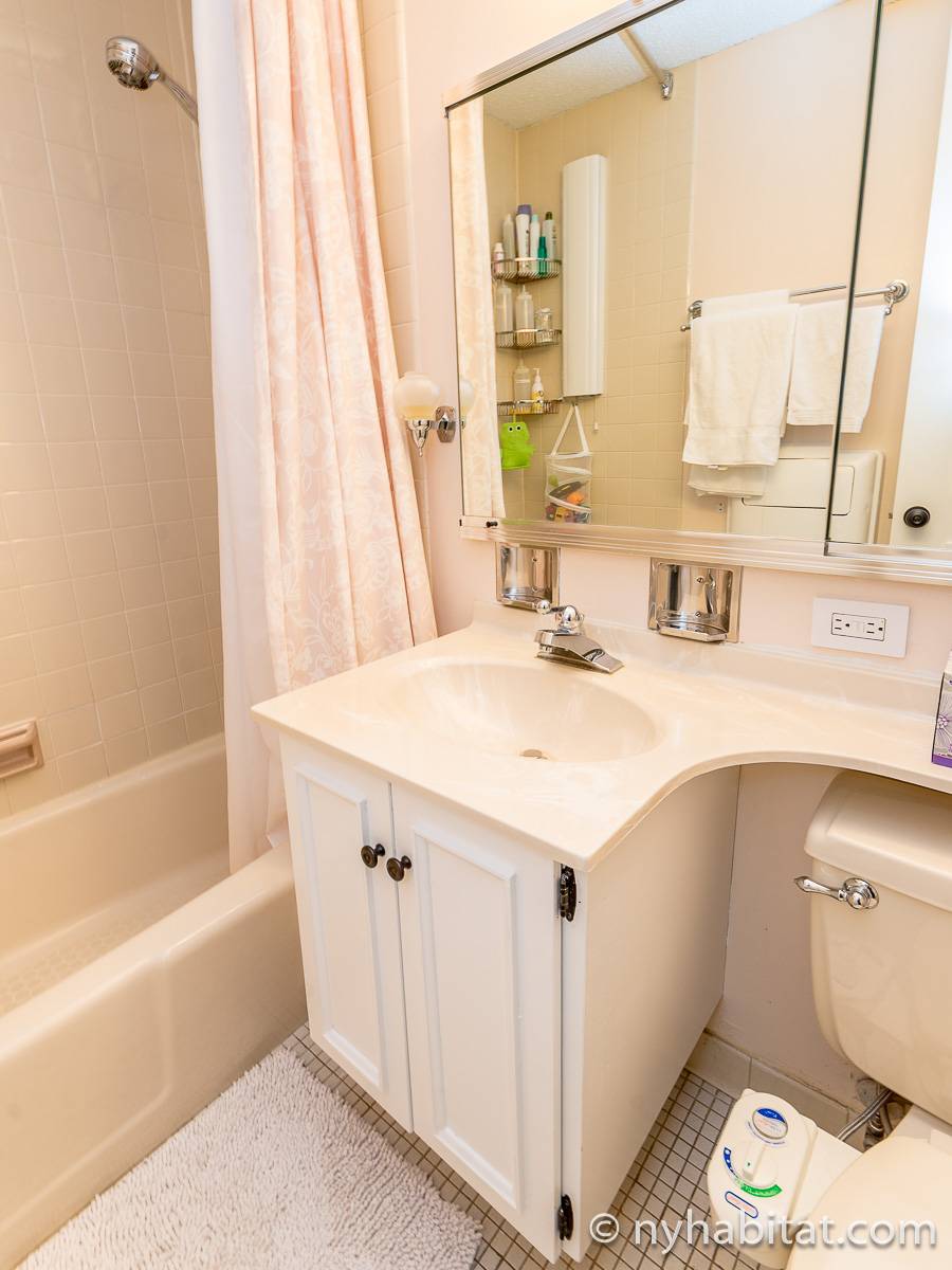 Bathroom 1 - Photo 1 of 2