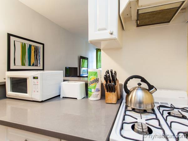 Kitchen - Photo 3 of 4