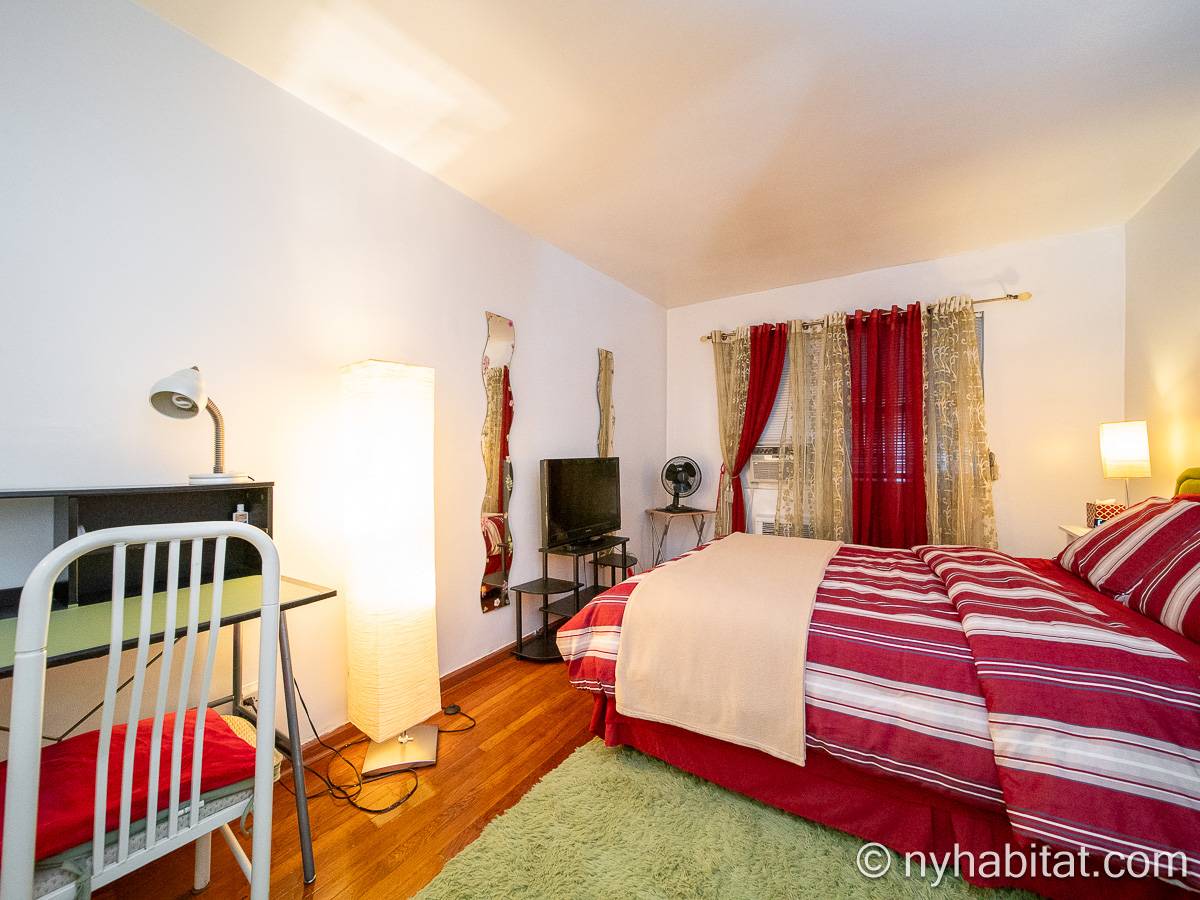 Bedroom - Photo 2 of 9