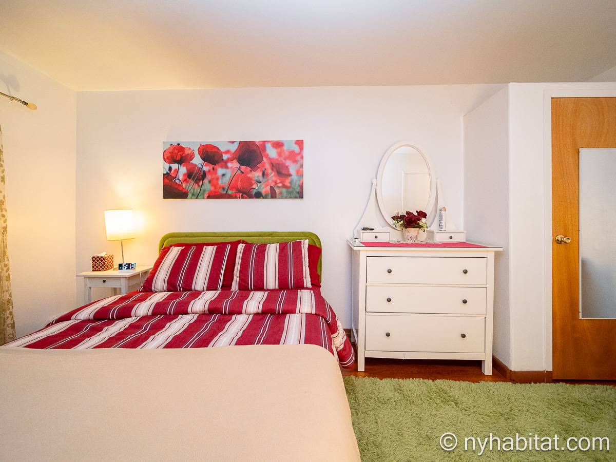 Bedroom - Photo 6 of 9