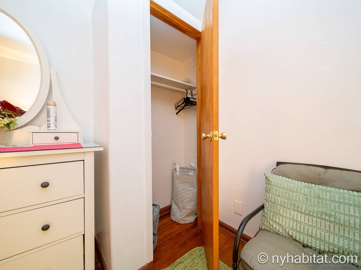 Bedroom - Photo 9 of 9