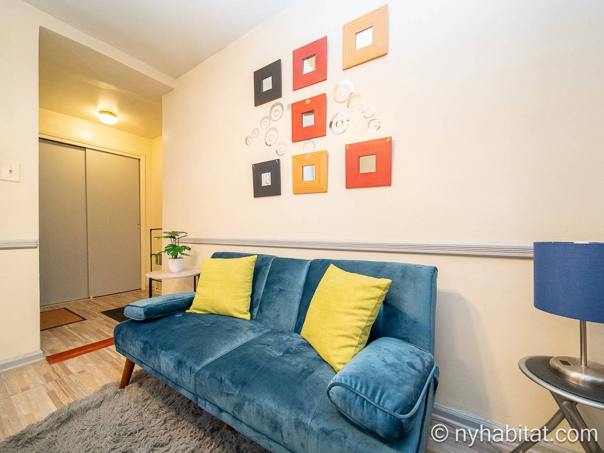 Living room - Photo 5 of 5