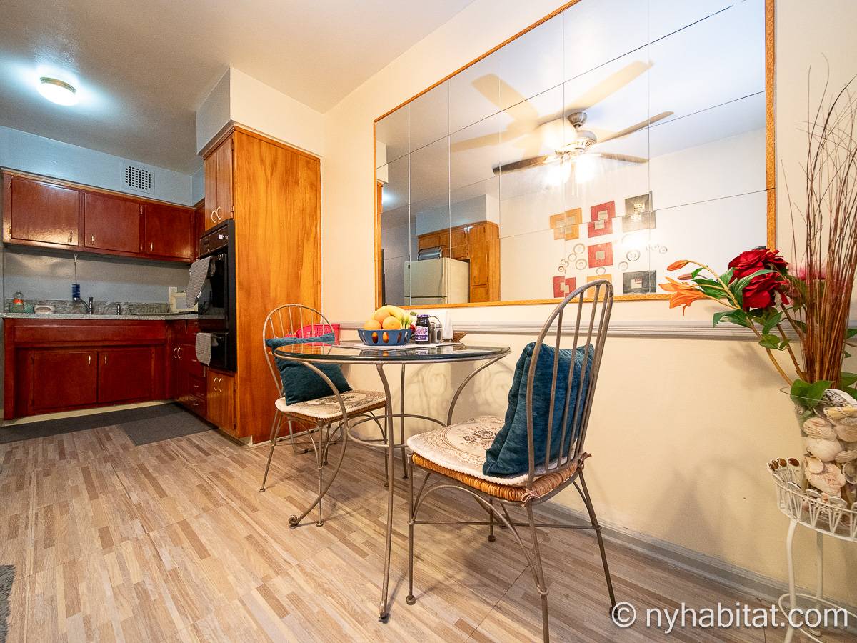 Kitchen - Photo 5 of 6