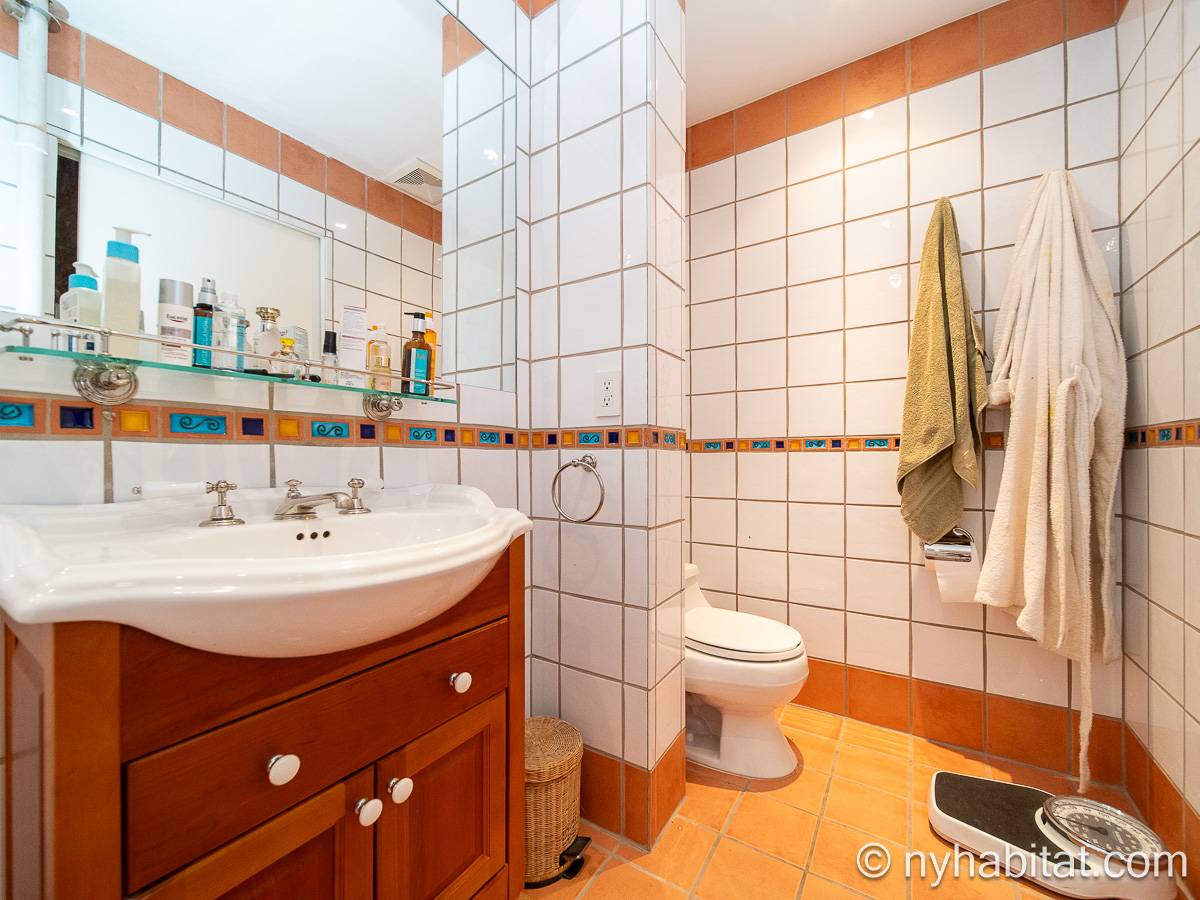 Bathroom - Photo 3 of 4