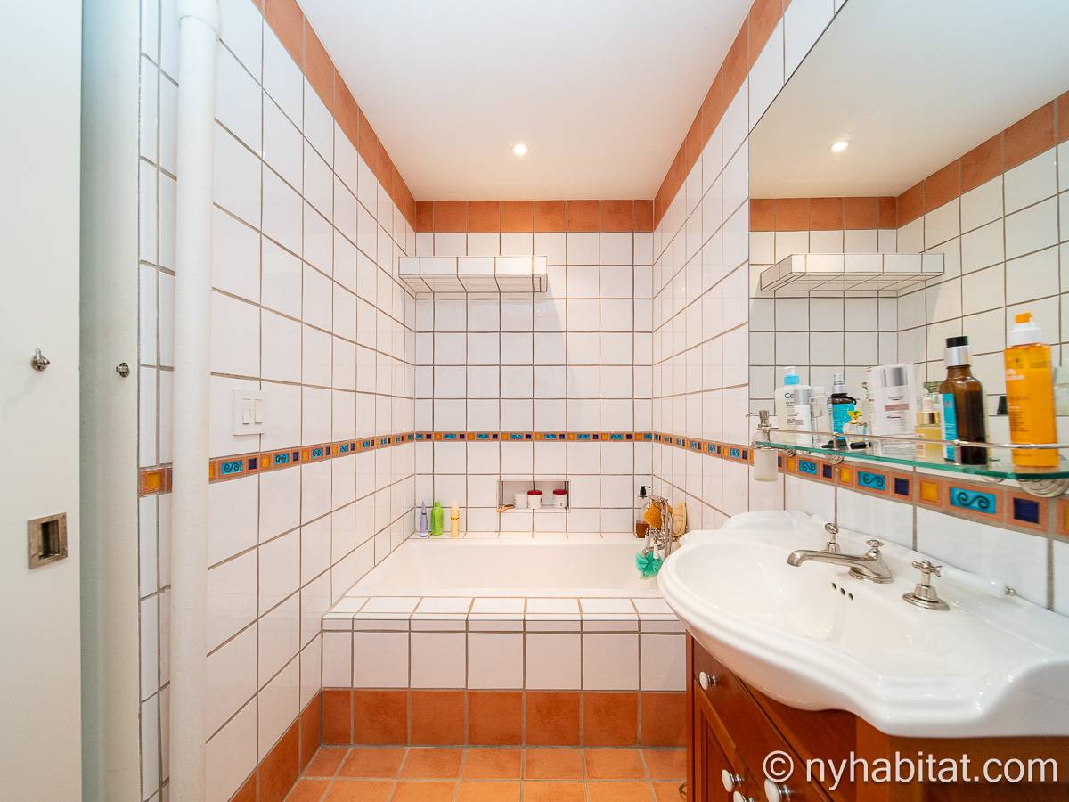 Bathroom - Photo 4 of 4