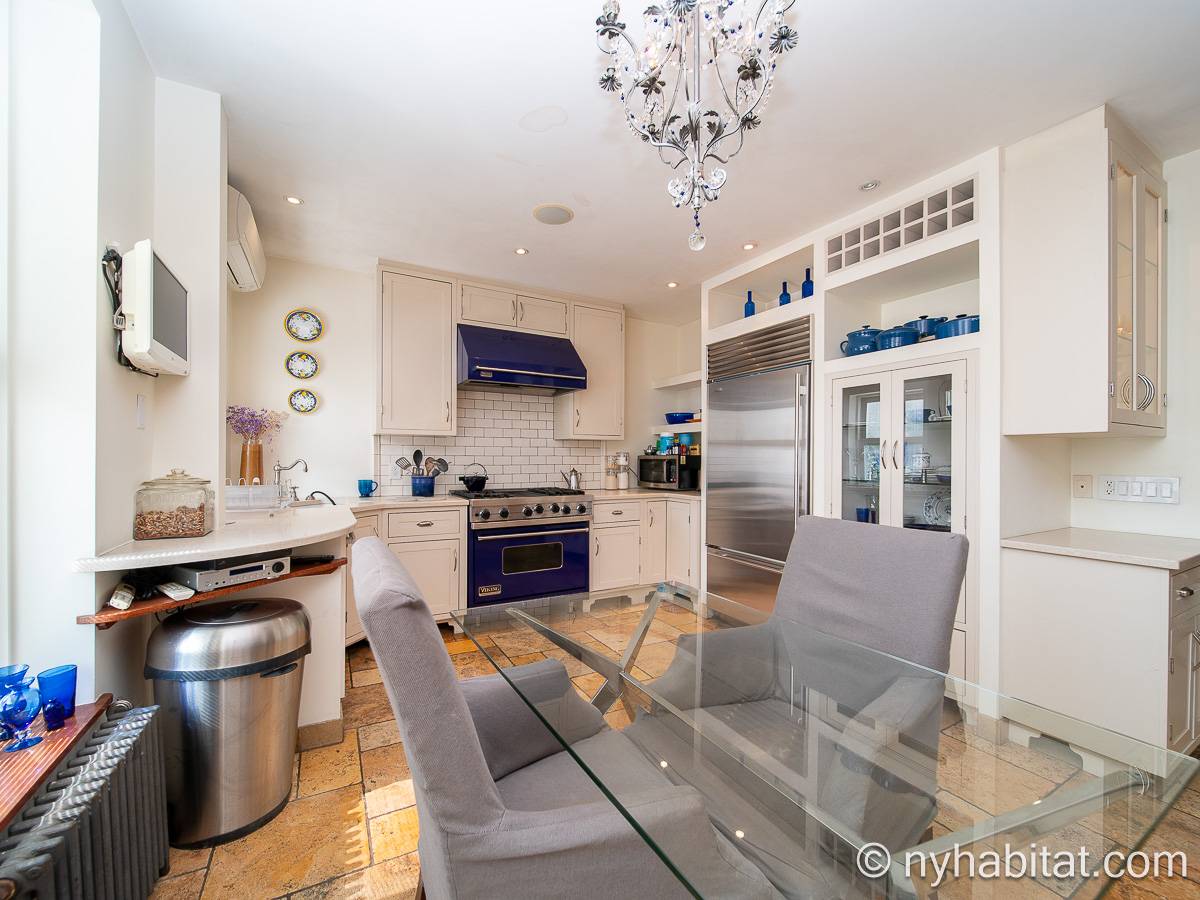 Kitchen - Photo 2 of 7