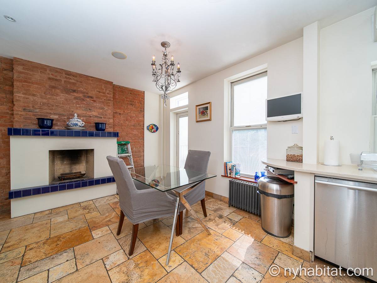 Kitchen - Photo 6 of 7