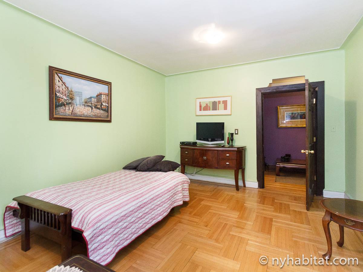 New York Roommate Room for rent in Brooklyn 2 Bedroom apartment (NY