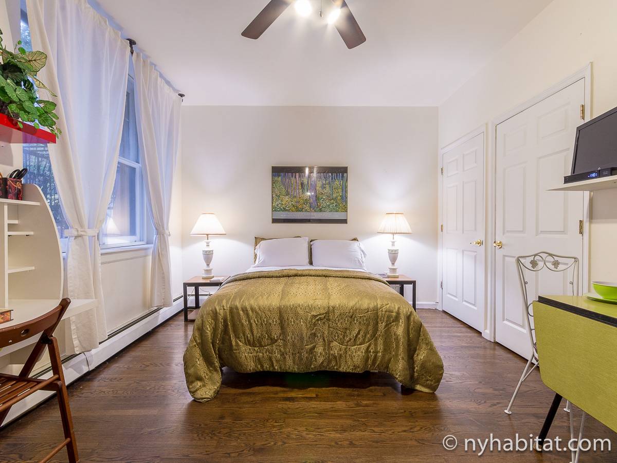 Bedroom - Photo 4 of 14