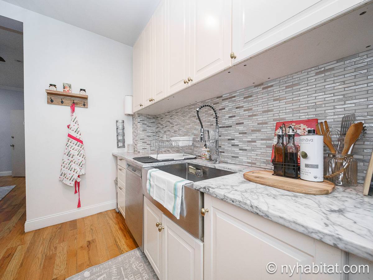 Kitchen - Photo 4 of 5