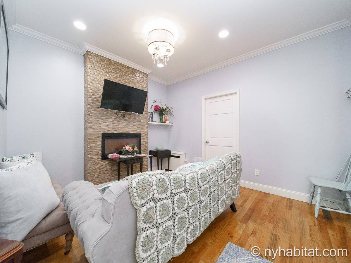 Living room - Photo 6 of 6