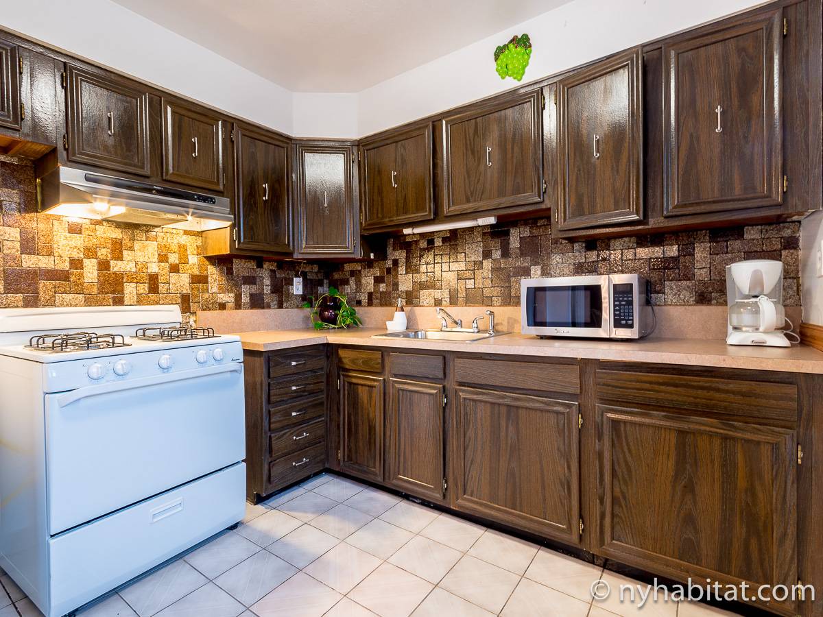 Kitchen - Photo 2 of 6