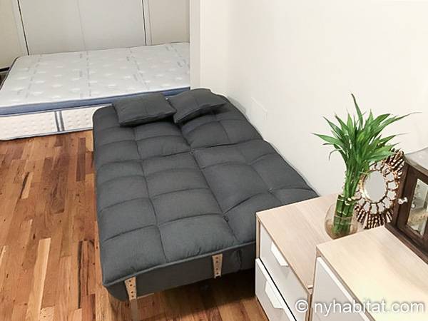 Living room - Photo 3 of 5 Living room - Photo 3 of 5