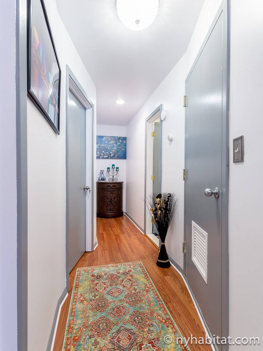 New York Accommodation: 2 Bedroom Apartment Rental in Queens (NY-17377)