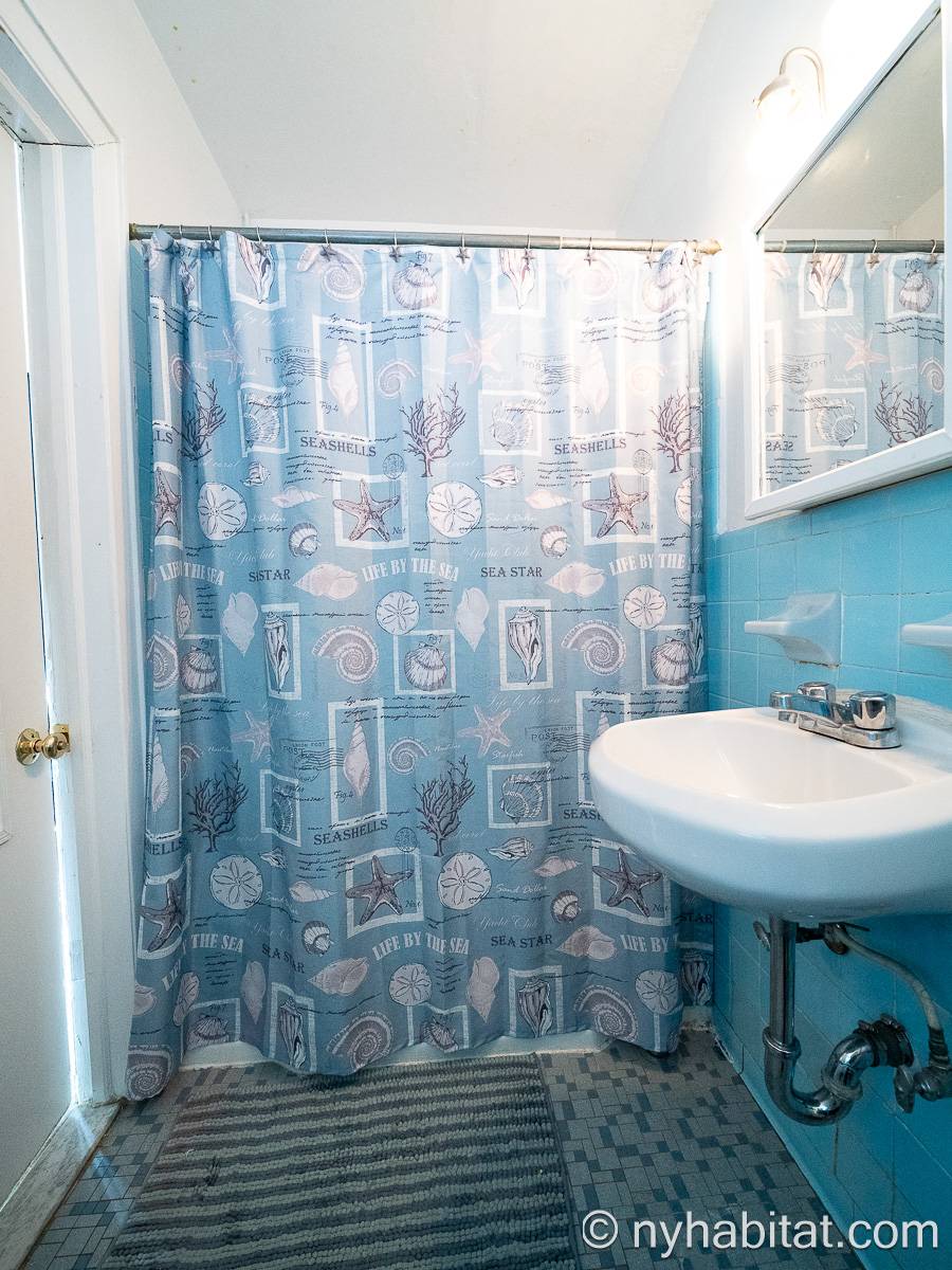 Badezimmer - Photo 2 von 2