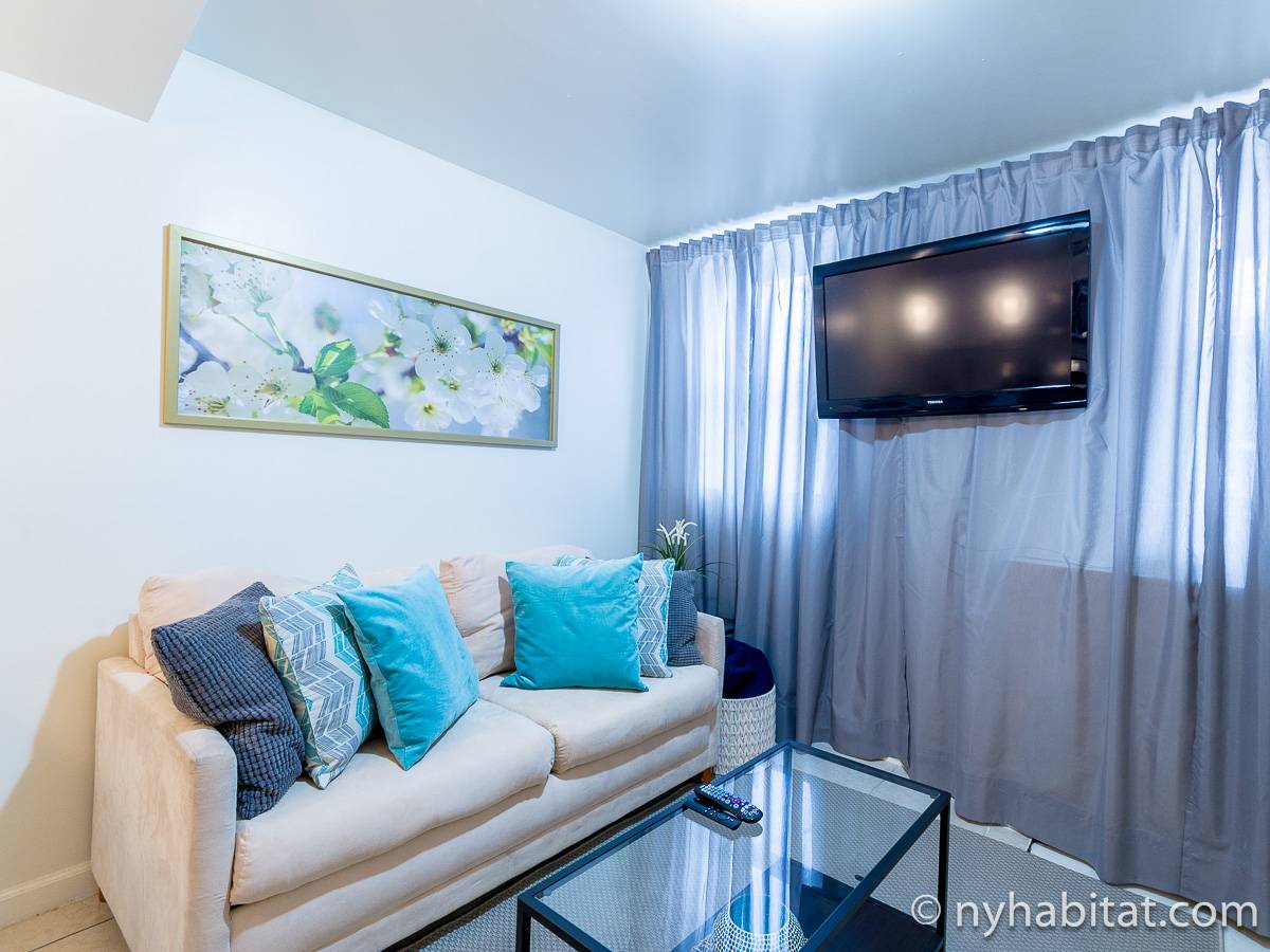 Living room - Photo 5 of 5 Living room - Photo 5 of 5