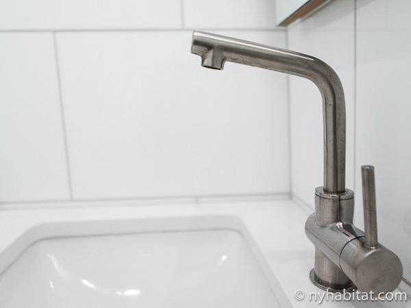 Badezimmer 1 - Photo 2 von 3
