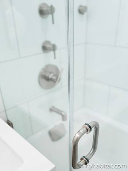 Badezimmer 1 - Photo 3 von 3