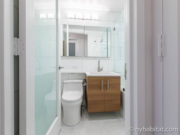 Badezimmer 1 - Photo 1 von 3