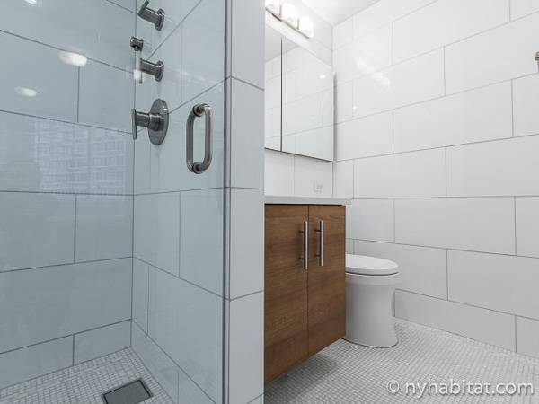 Badezimmer 2 - Photo 1 von 2