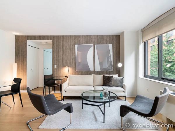 Living room - Photo 2 of 3