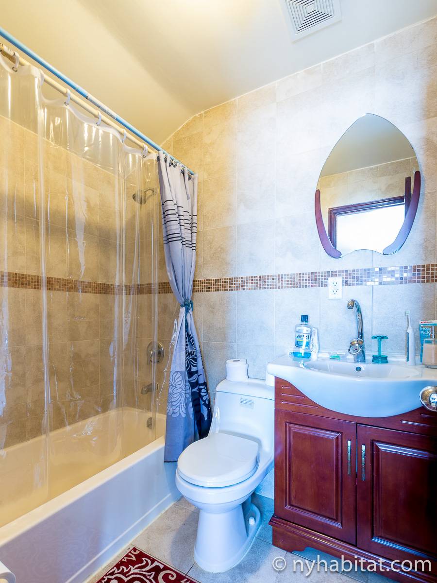 New York Roommate Room for rent in Middle Village, Queens 3 Bedroom apartment (NY17612)