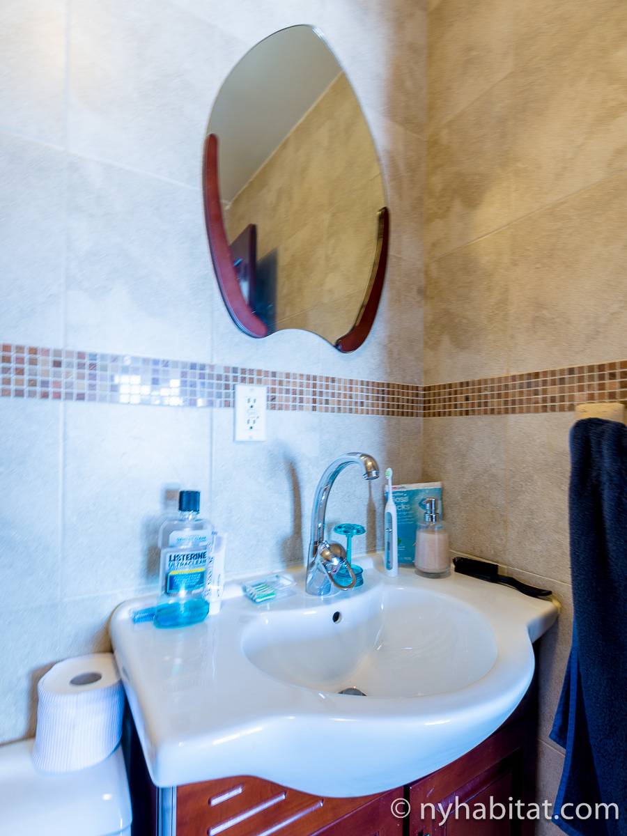 New York Roommate Room for rent in Middle Village, Queens 3 Bedroom apartment (NY17612)