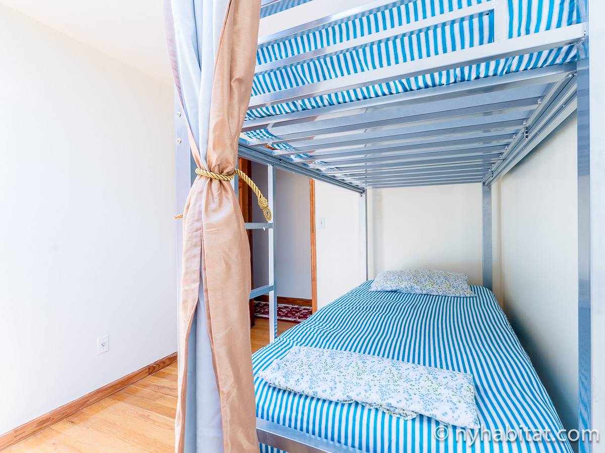 New York Roommate Room for rent in Middle Village, Queens 3 Bedroom apartment (NY17612)