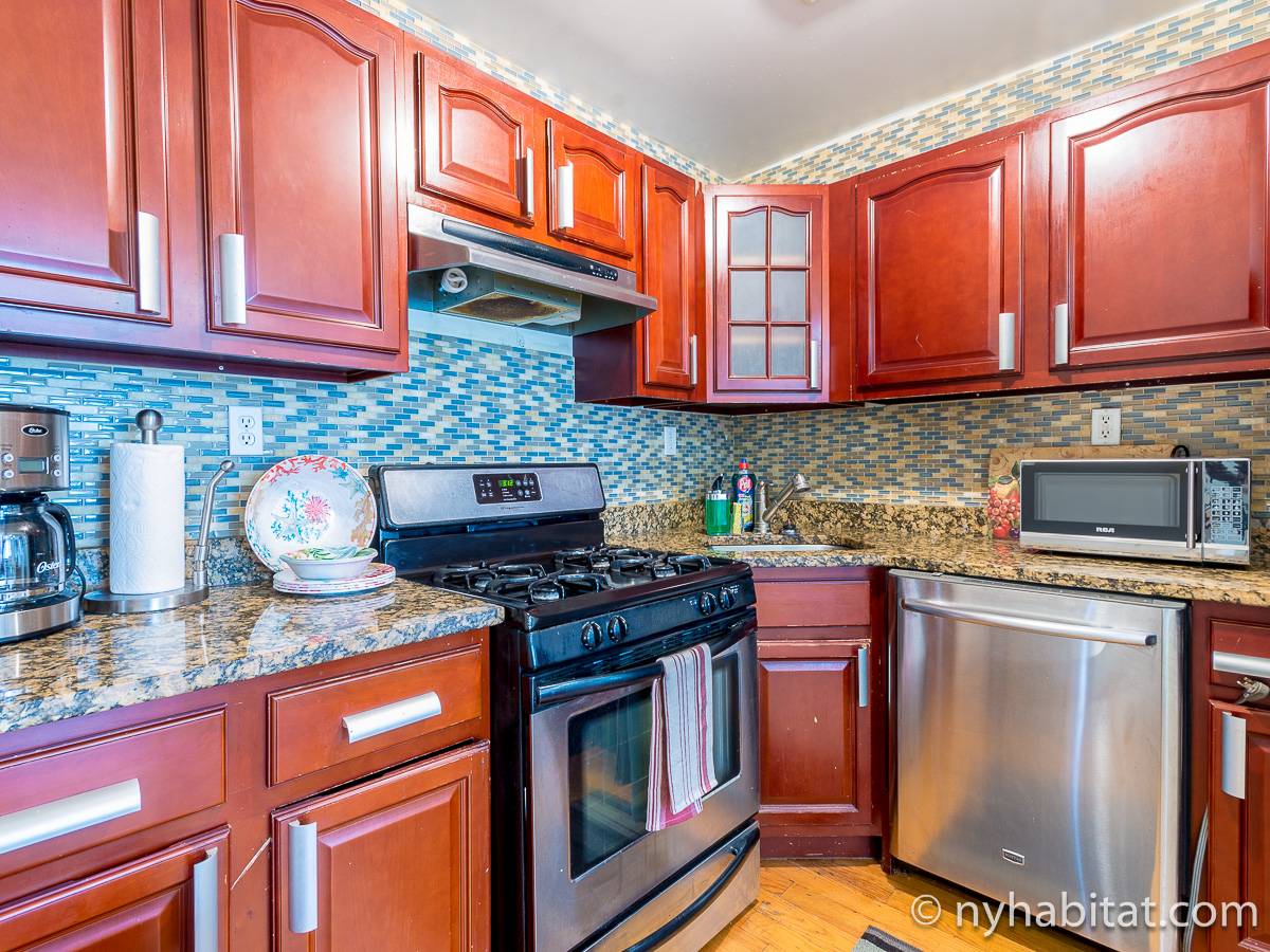 New York Roommate Room for rent in Middle Village, Queens 3 Bedroom apartment (NY17612)