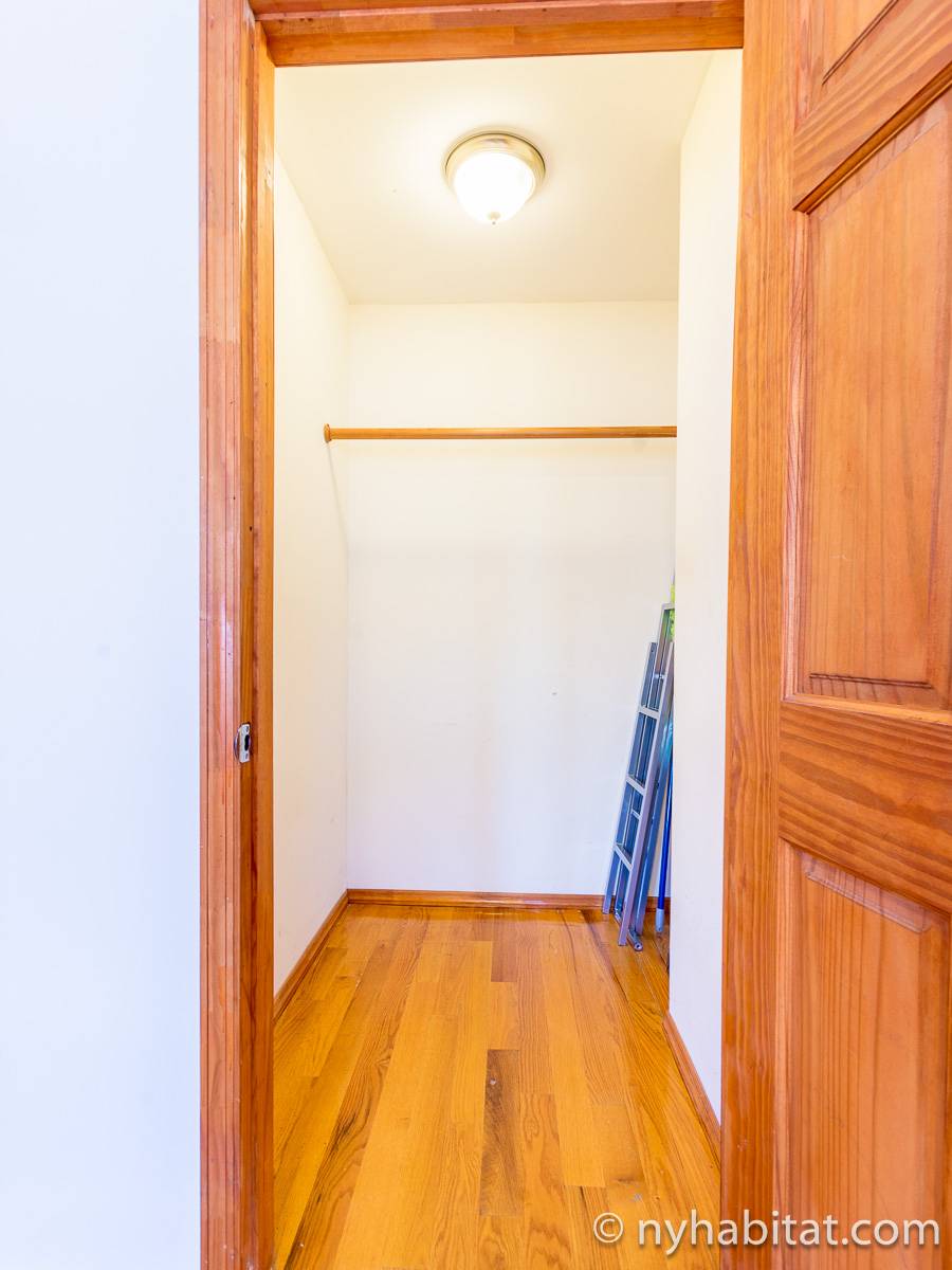 New York Roommate Room for rent in Middle Village, Queens 3 Bedroom