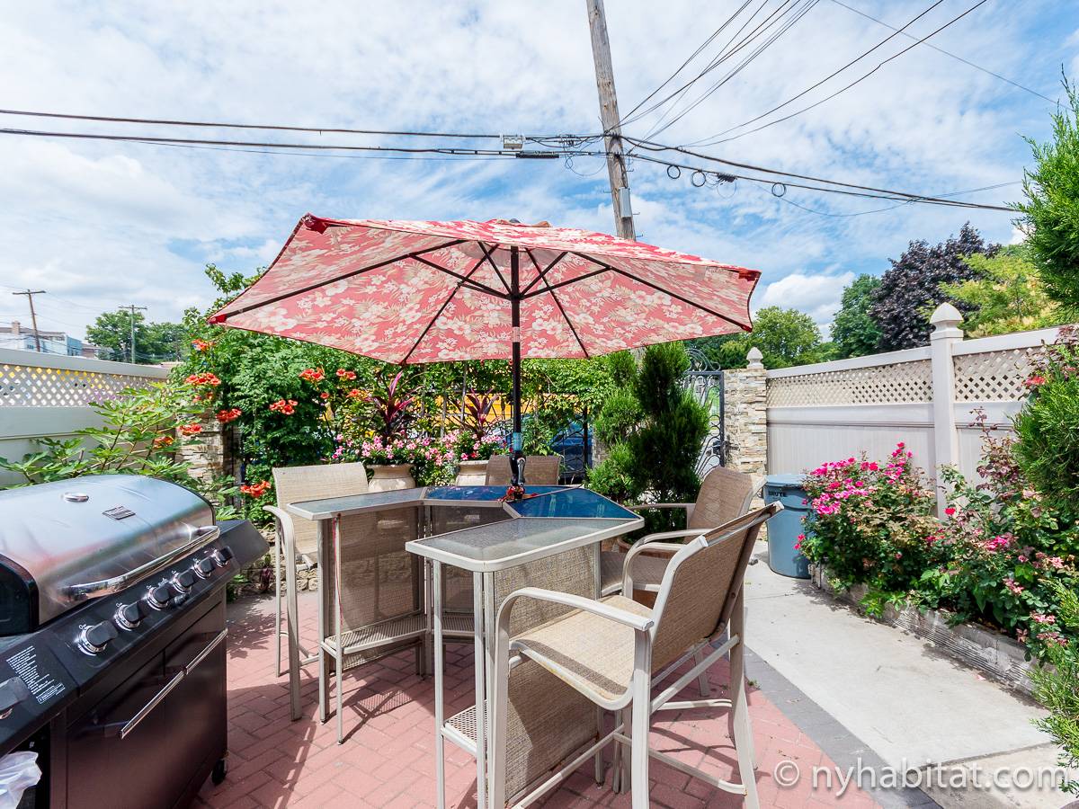 New York Roommate Room for rent in Middle Village, Queens 3 Bedroom apartment (NY17612)