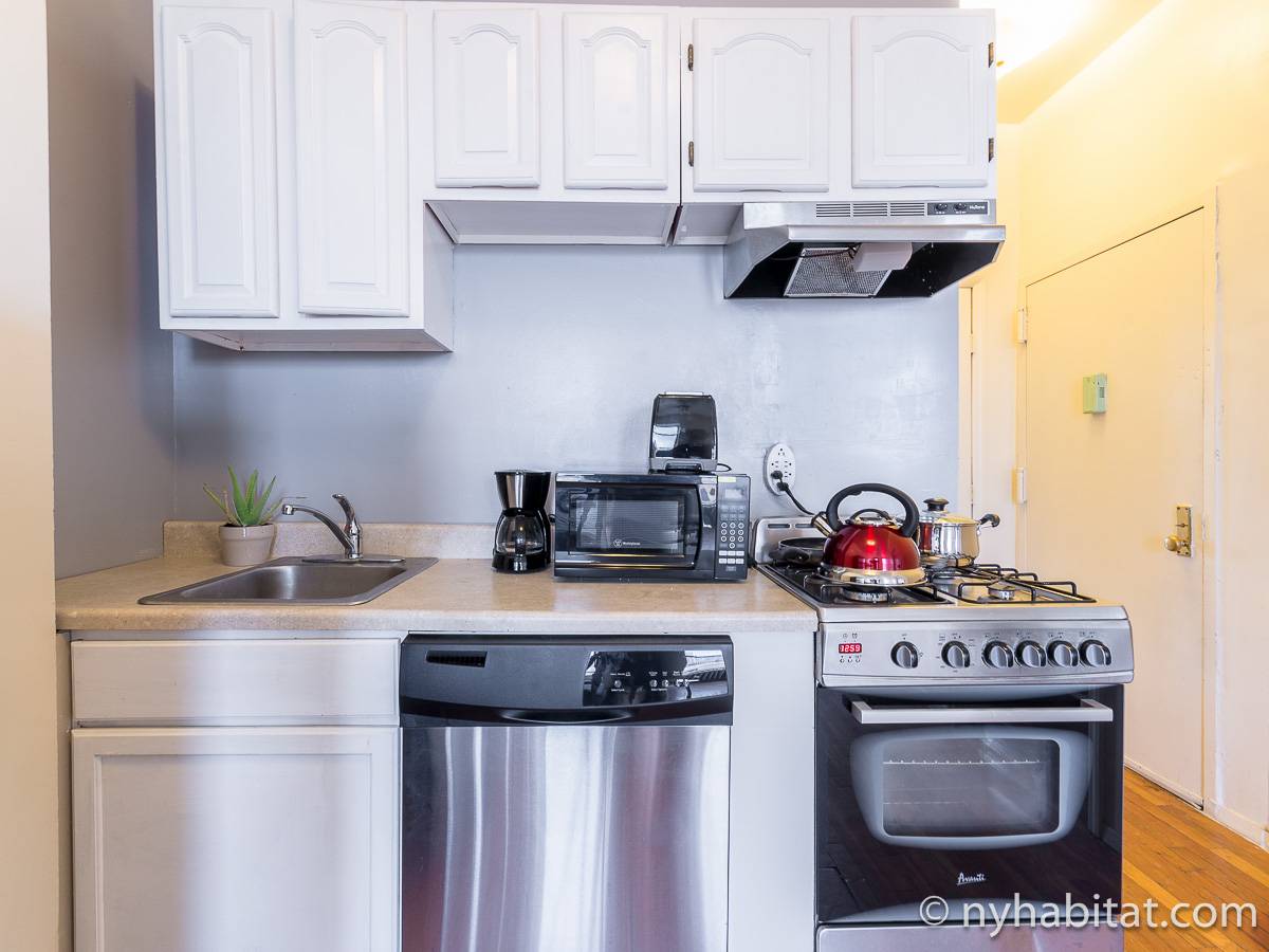 Kitchen - Photo 2 of 4