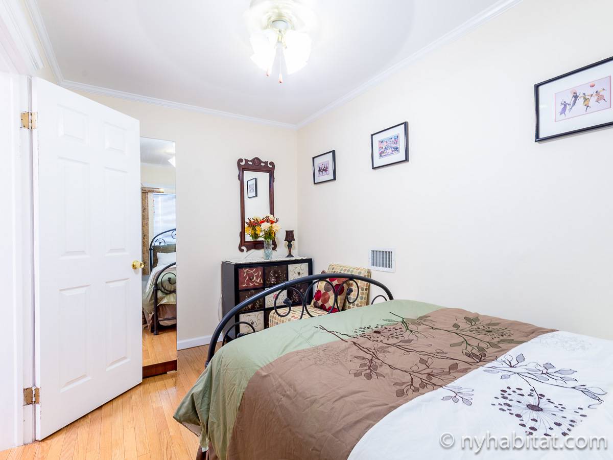 Bedroom - Photo 4 of 6