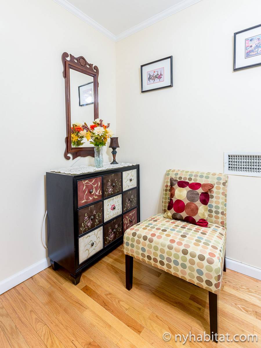 Bedroom - Photo 5 of 6