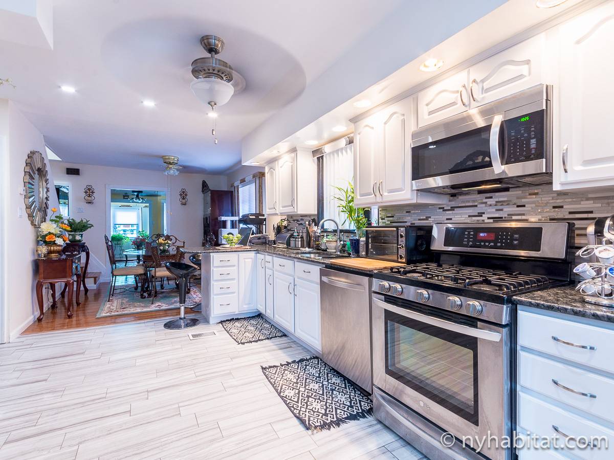 Kitchen - Photo 4 of 6