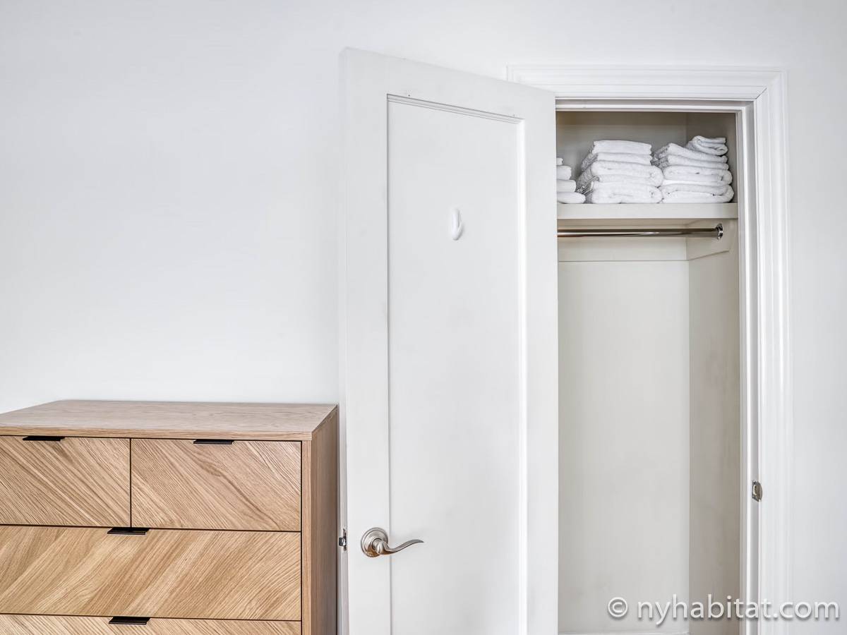 Schlafzimmer - Photo 3 von 3 Schlafzimmer - Photo 3 von 3