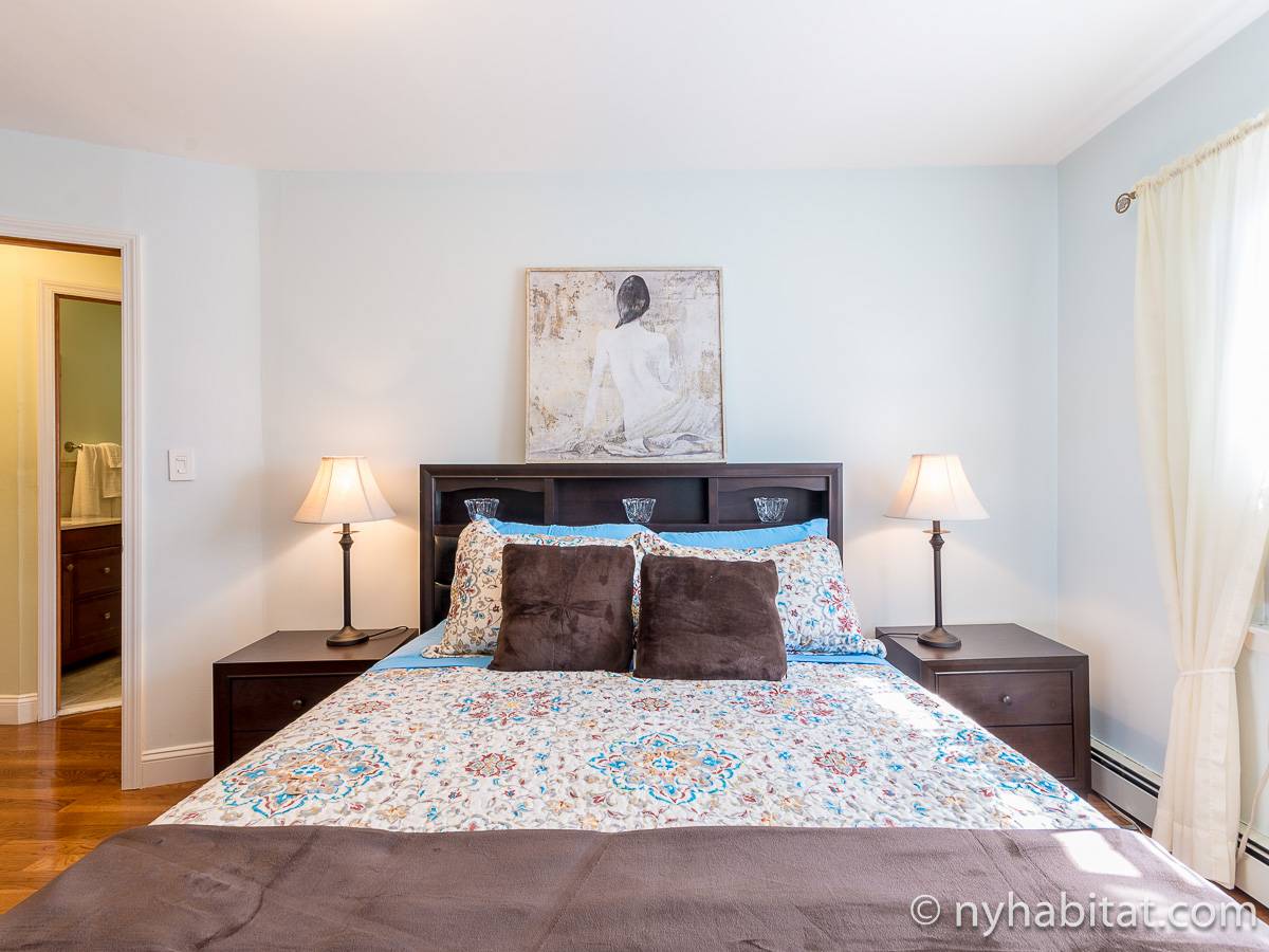 New York Roommate Room for rent in Jackson Heights, Queens 3 Bedroom