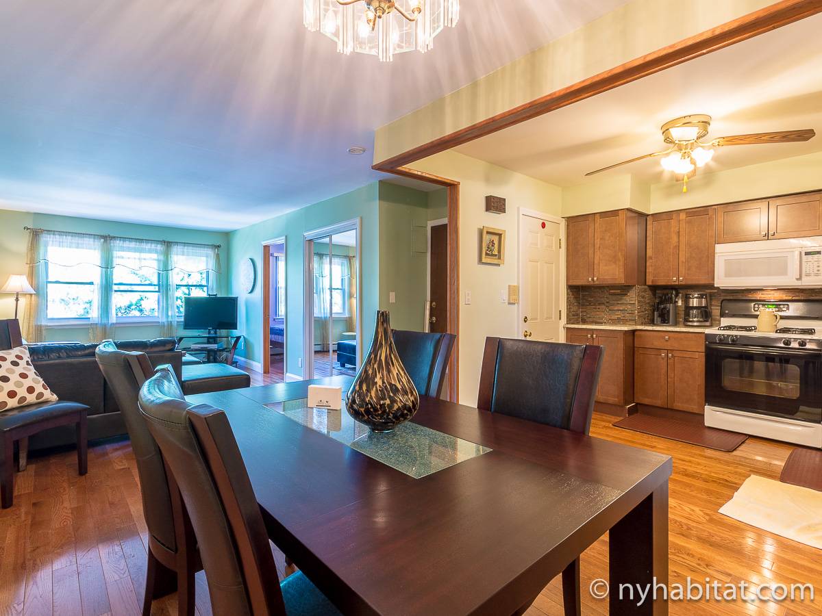 New York Roommate Room for rent in Jackson Heights, Queens 3 Bedroom