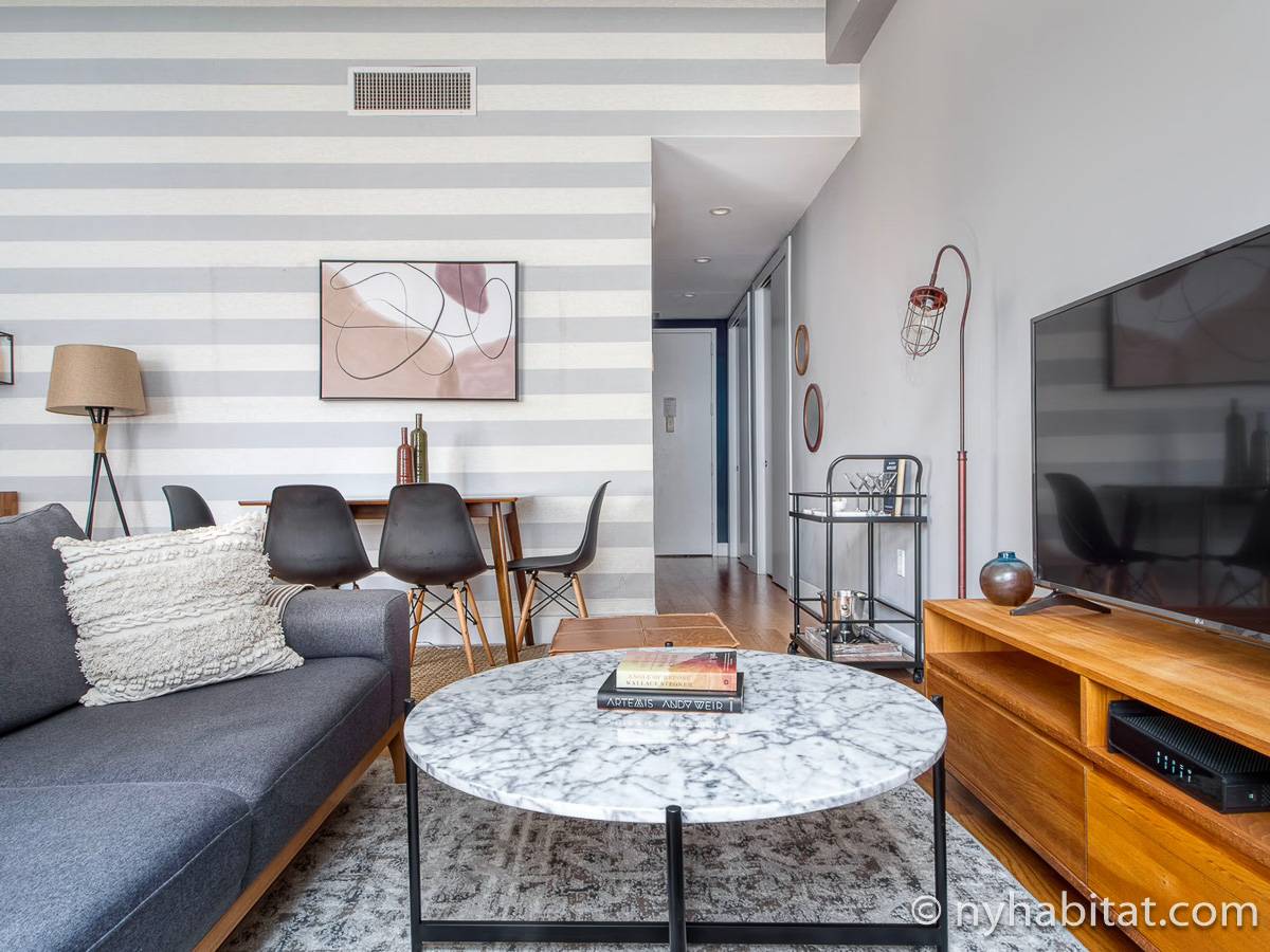 Living room - Photo 5 of 7