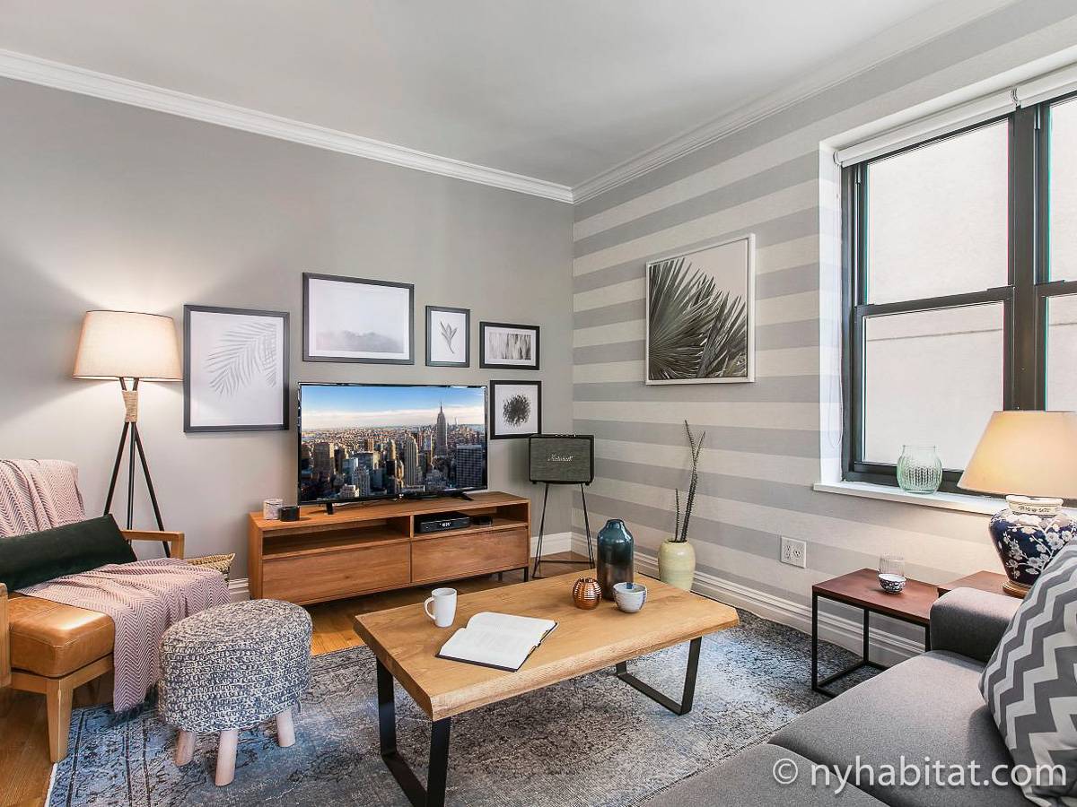 Living room - Photo 2 of 4 Living room - Photo 2 of 4