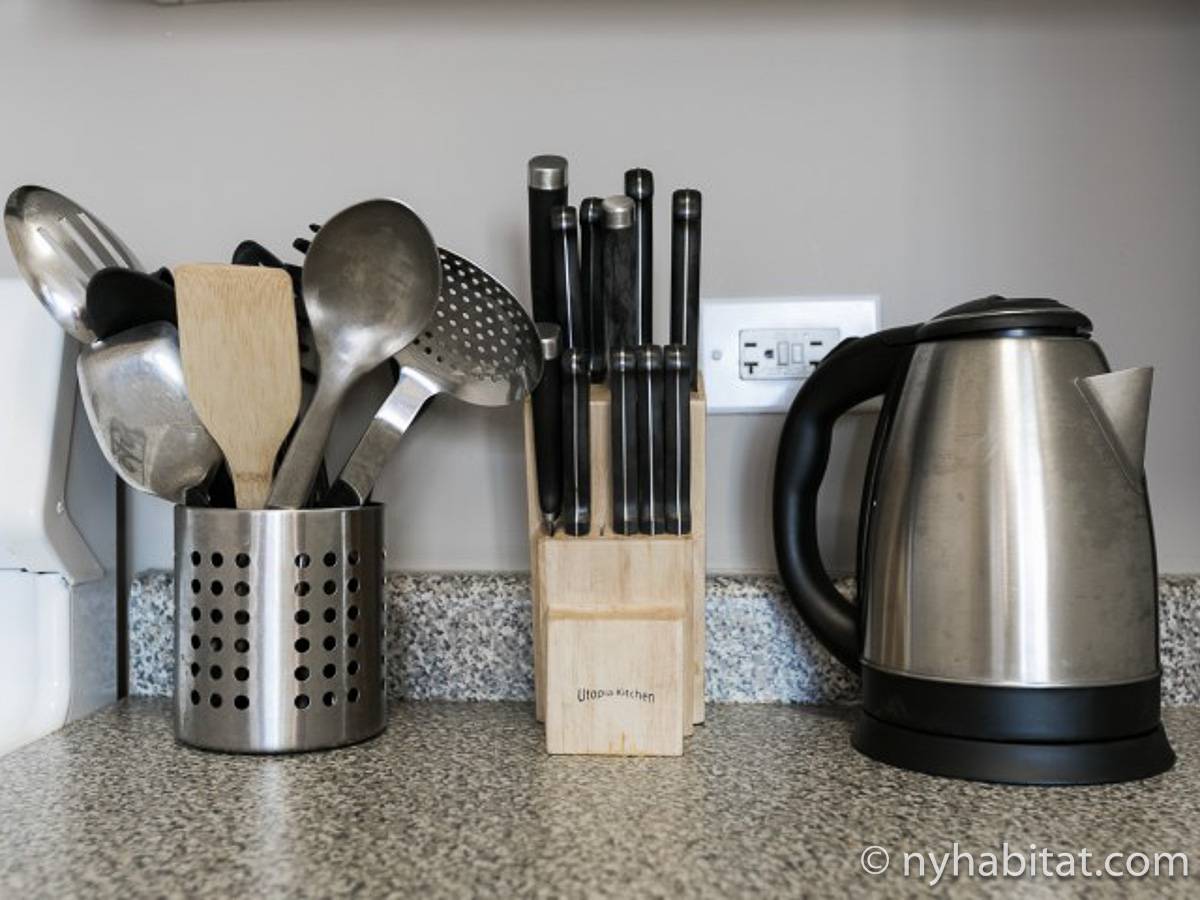 Kitchen - Photo 5 of 7